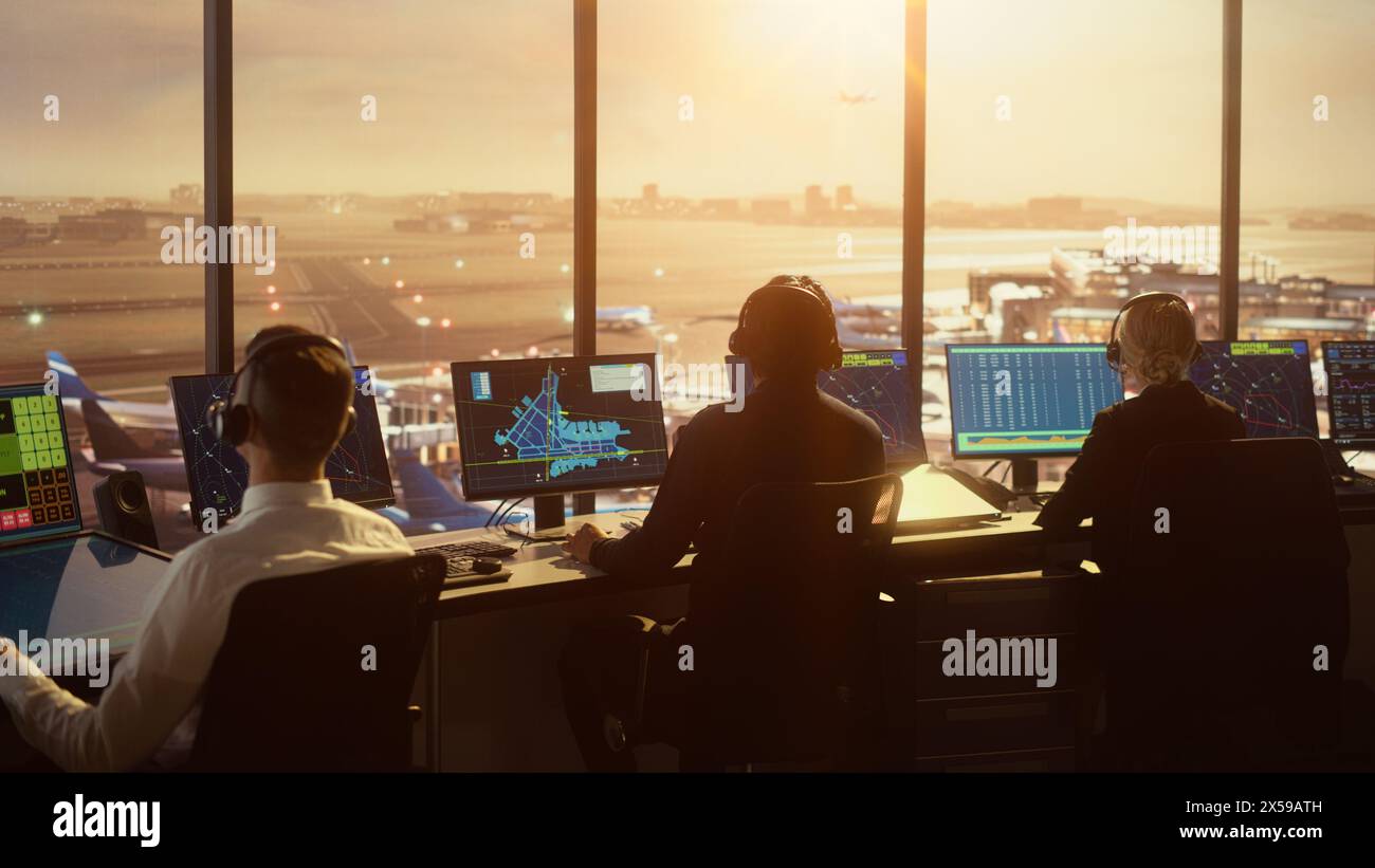 Computer control room plane hi-res stock photography and images - Alamy
