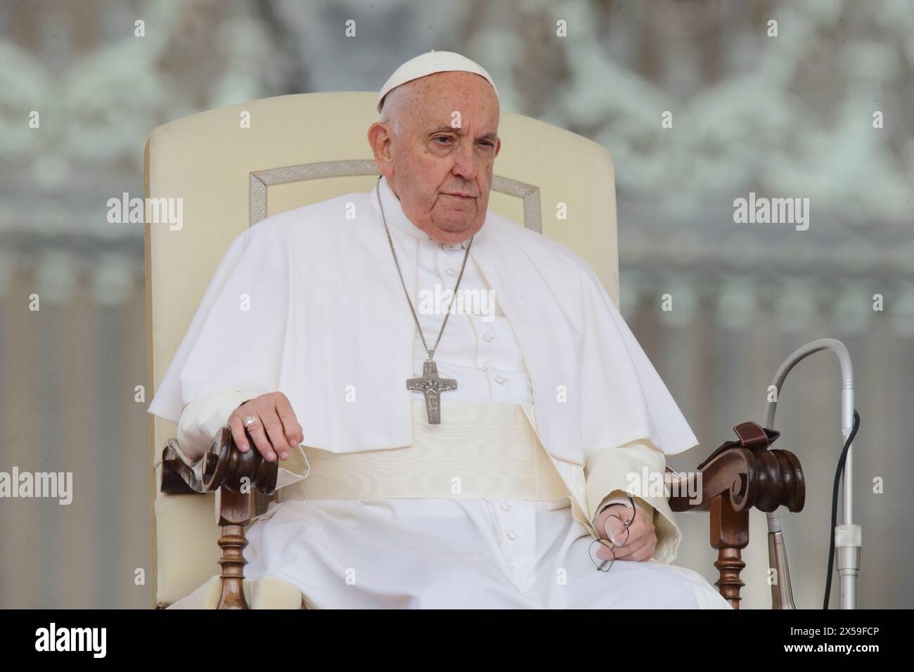 May 8, 2024 - POPE FRANCIS during his wednesday General Audience in St. Peter's Square at the Vatican - Vatican City State © EvandroInetti via ZUMA Wire (Credit Image: © Evandro Inetti/ZUMA Press Wire) EDITORIAL USAGE ONLY! Not for Commercial USAGE! Stock Photo