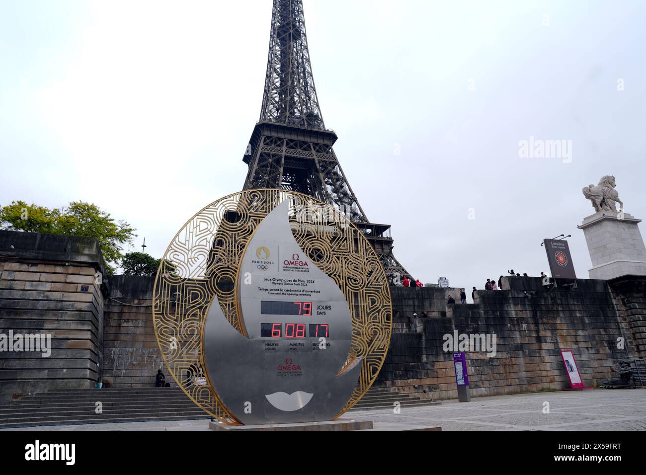 The Paris 2024 Countdown Clock near the Eifel Tower. Picture date