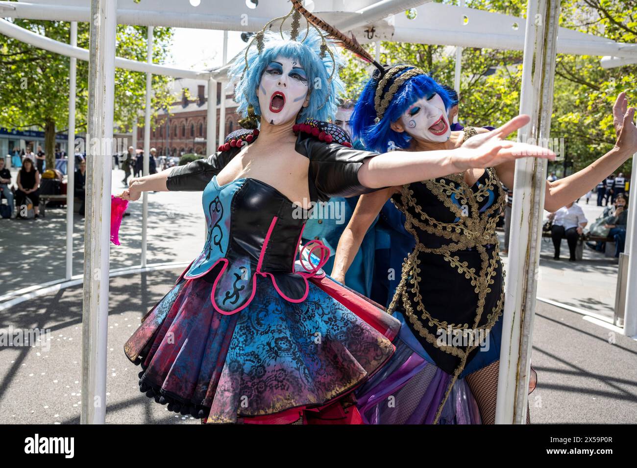 Birdcage kings cross hires stock photography and images Alamy