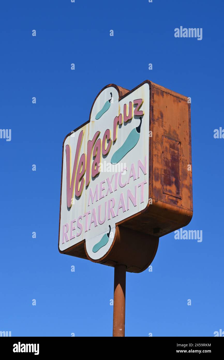 WHITTIER, CALIFORNIA - 28 APR 2024: The Vera Cruz Mexican Restaurant sign in the Twin Palms Village on Whittier Boulevard. Stock Photo