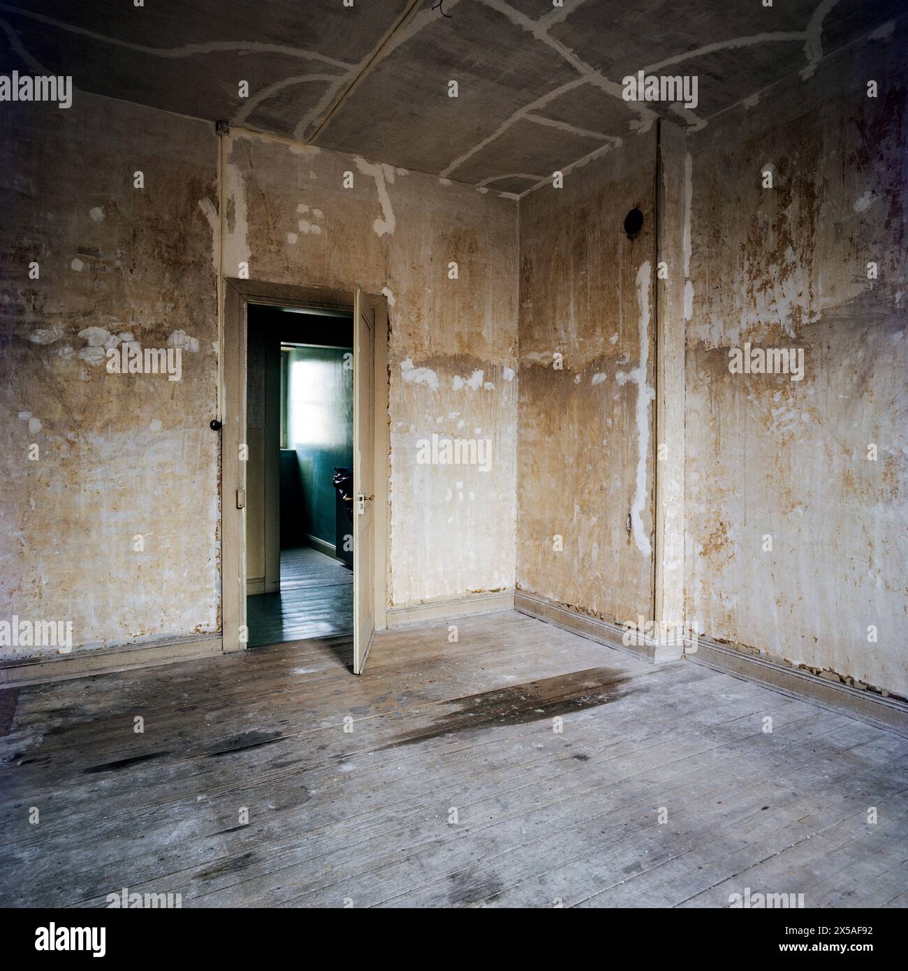 Image showcasing 29 Vintage Apartment Decor Ideas That Combine Classic Elegance with ...