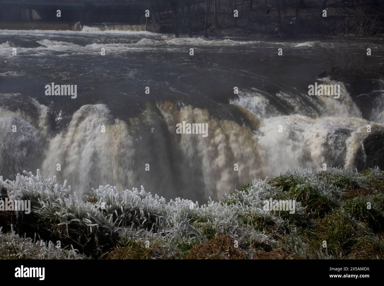 View of the Patterson Great Falls in New Jersey Stock Photo - Alamy