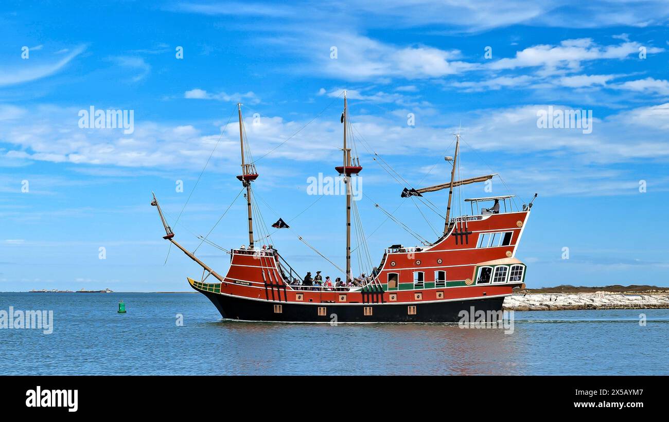 PORT ARANSAS, TX - 29 FEB 2020: Broadside view of the Red Dragon Pirate ...