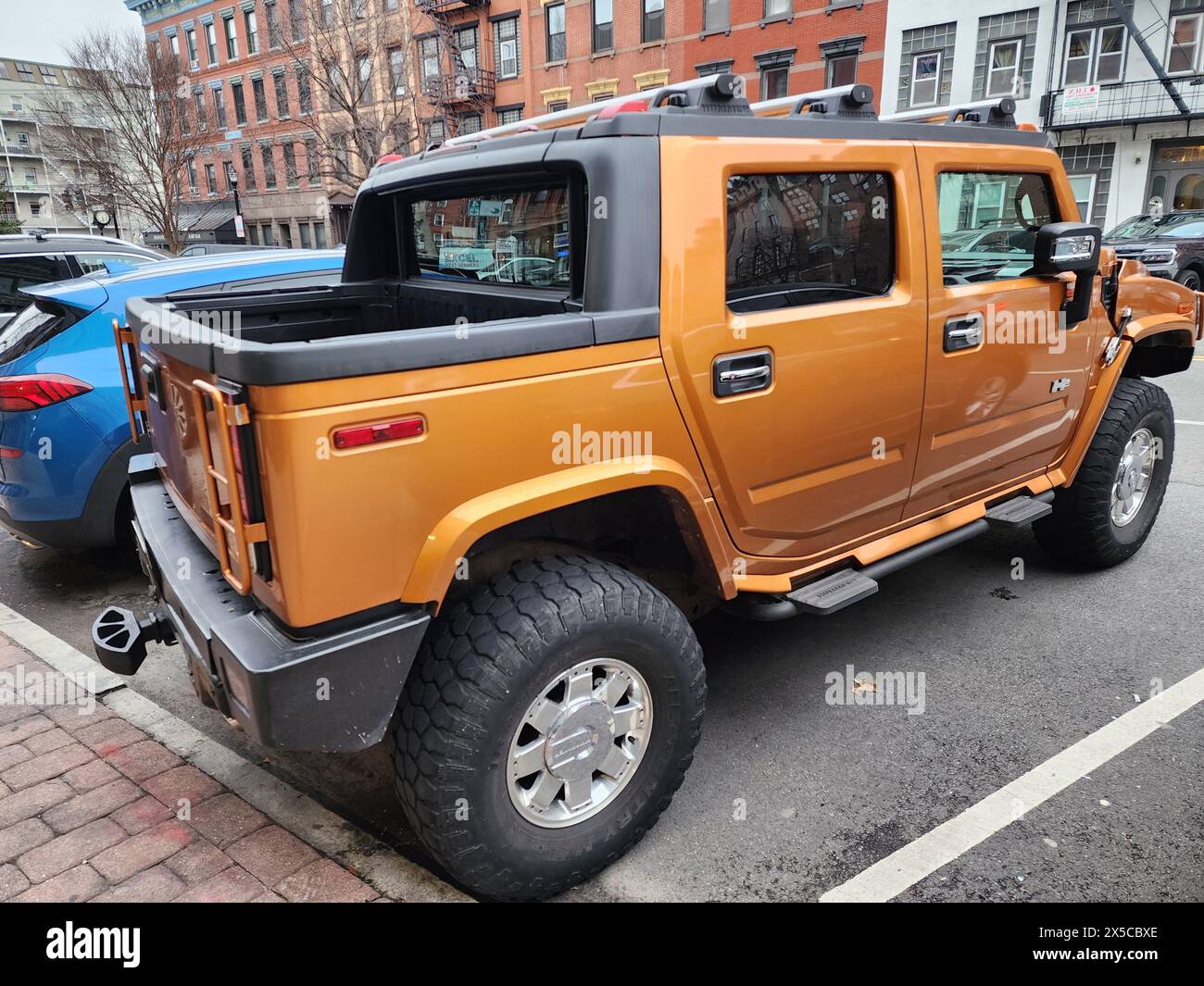 New hummer h2 hi-res stock photography and images - Alamy