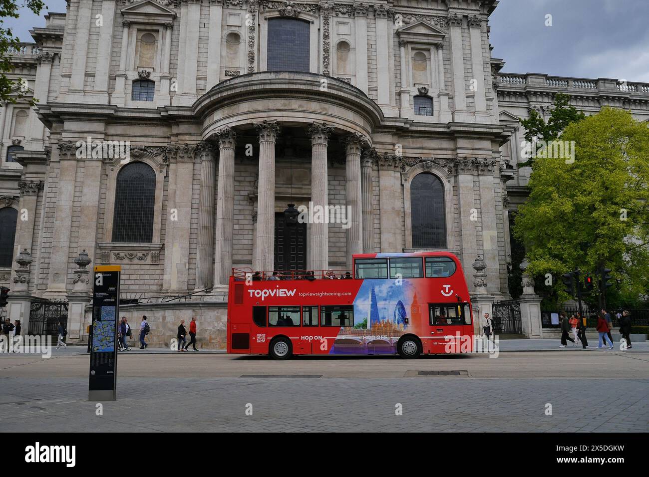 Topview sightseeing  open top red london bus outside st pauls cathedral Stock Photo