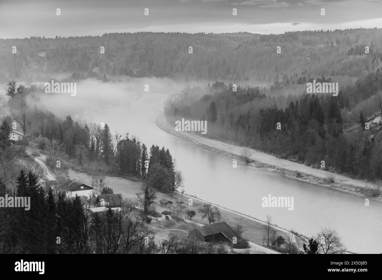 Fog filled valley hi-res stock photography and images - Alamy