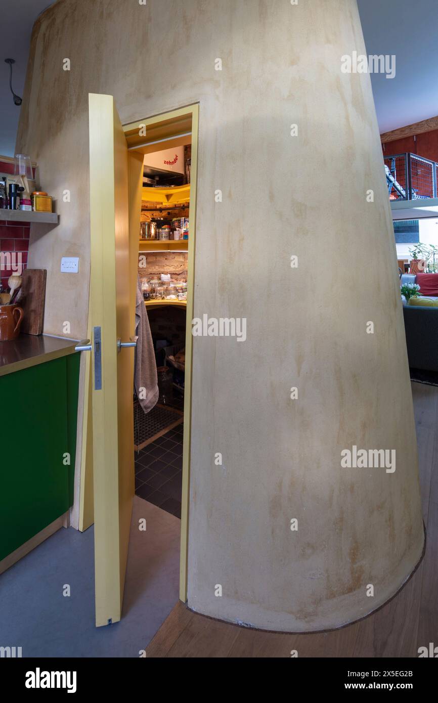 Straw bale house hires stock photography and images Alamy