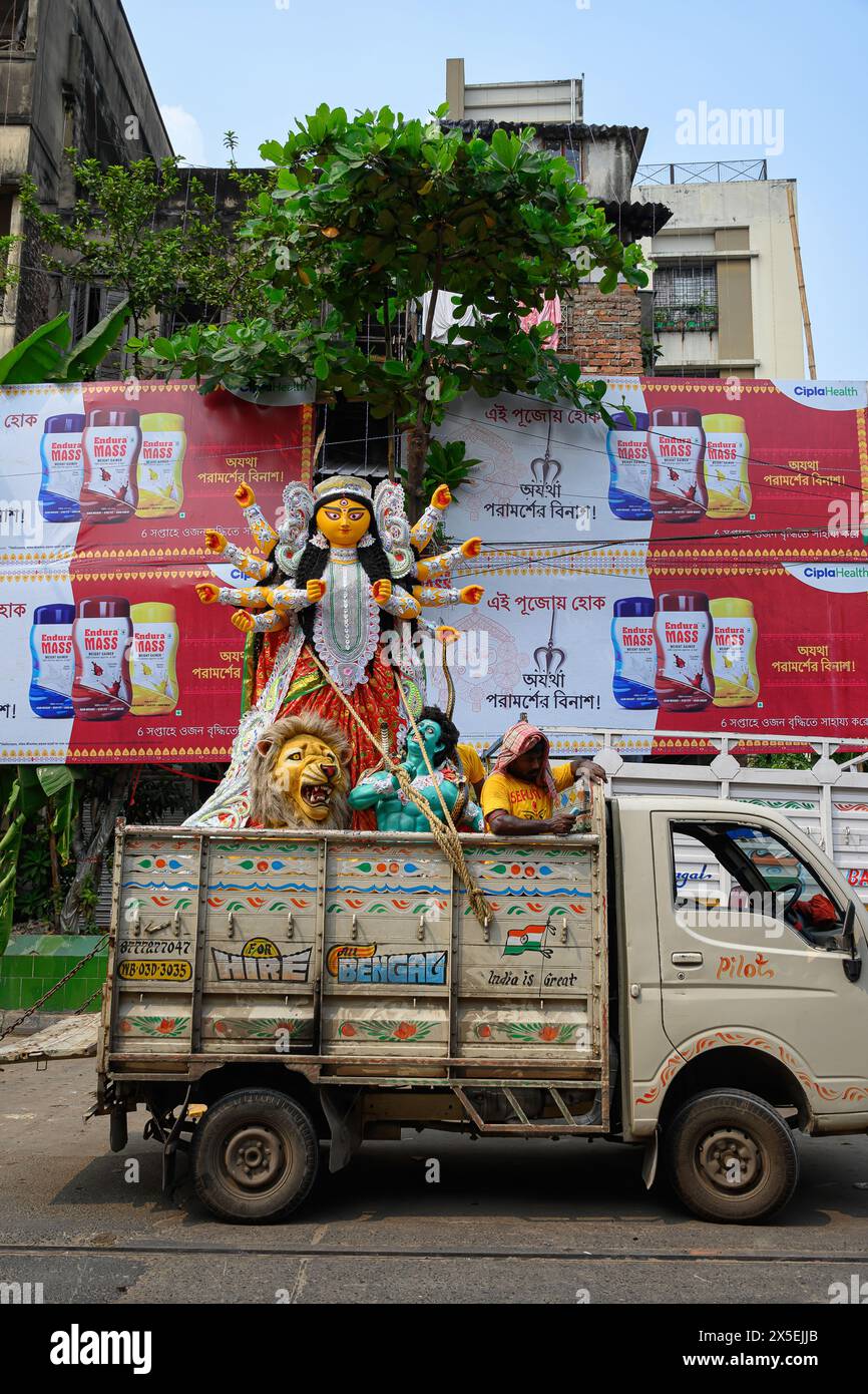 Indian loaded truck hires stock photography and images Alamy
