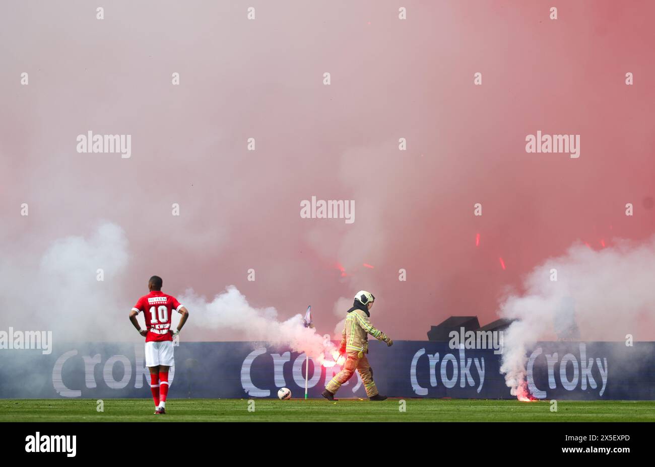 Brussels, Belgium. 09th May, 2024. Fire fighters pictured at the match between RUSG Royale Union Saint-Gilloise vs RAFC Royal Antwerp FC, the final of the Belgian Croky Cup, at the King Baudouin stadium in Brussels, Thursday 09 May 2024. BELGA PHOTO VIRGINIE LEFOUR Credit: Belga News Agency/Alamy Live News Stock Photo