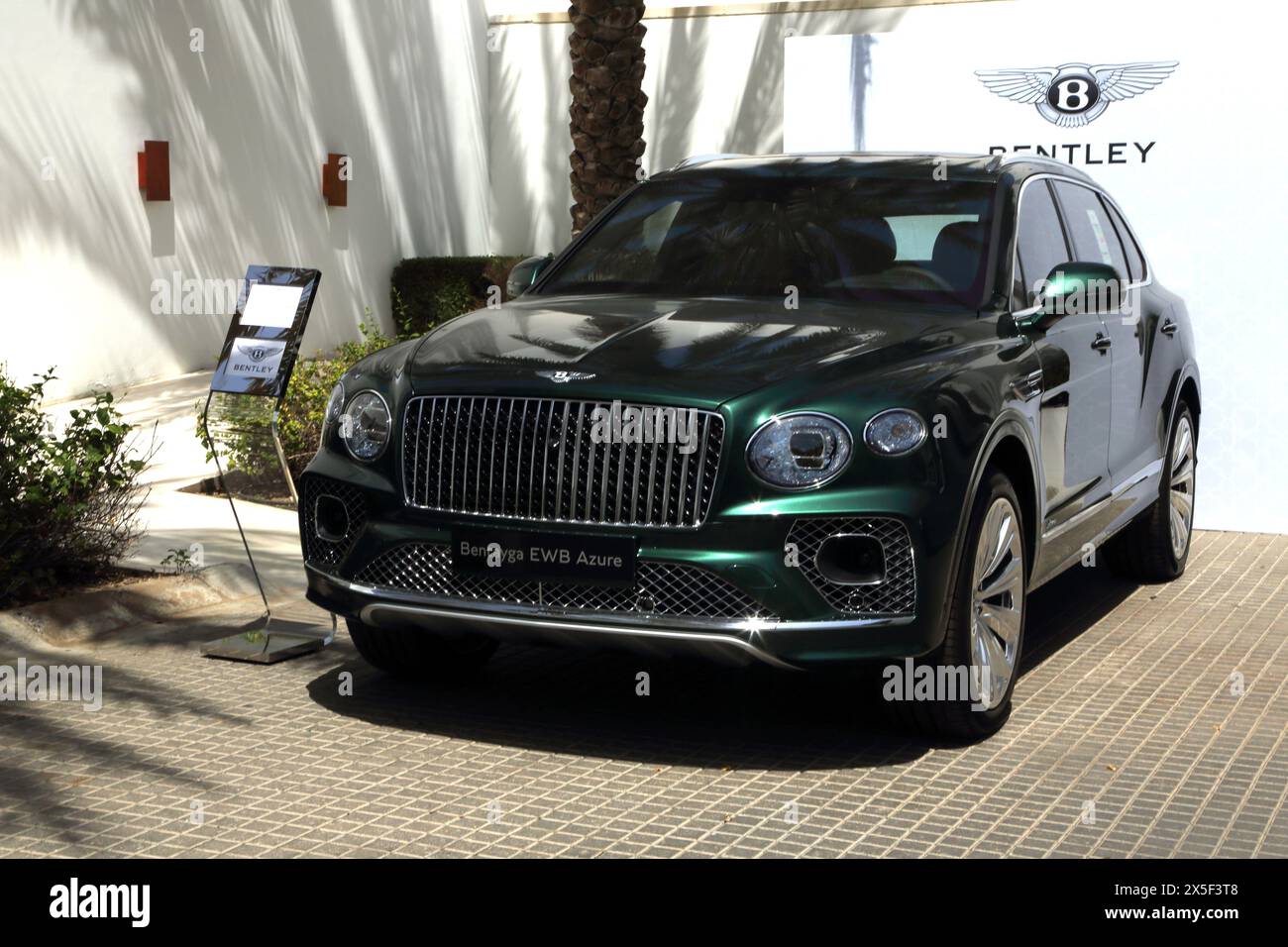 Brand New Luxury Bentley Car The Chedi Hotel Muscat Oman Stock Photo