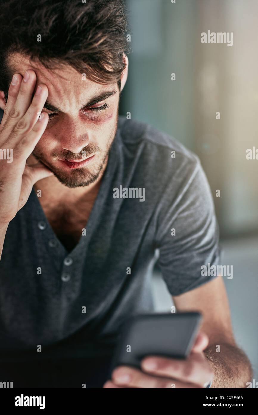Helpline domestic violence hi-res stock photography and images - Alamy