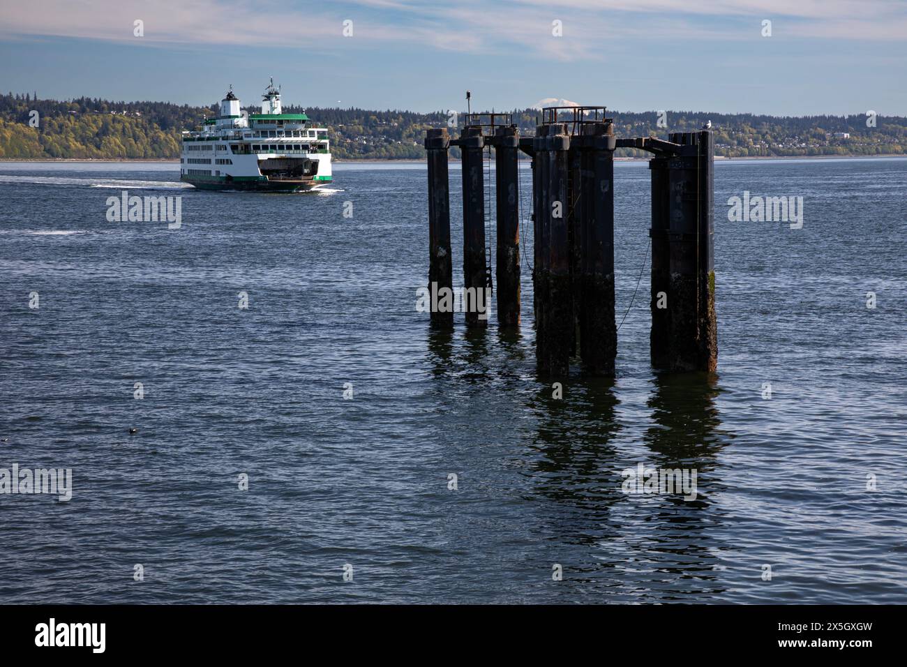 WA23223-00...WASHINGTON - Car and passenger ferry crossing Possession Sound between Mukliteo and Clinton on Whidbey Island.              WA25222-00... Stock Photo