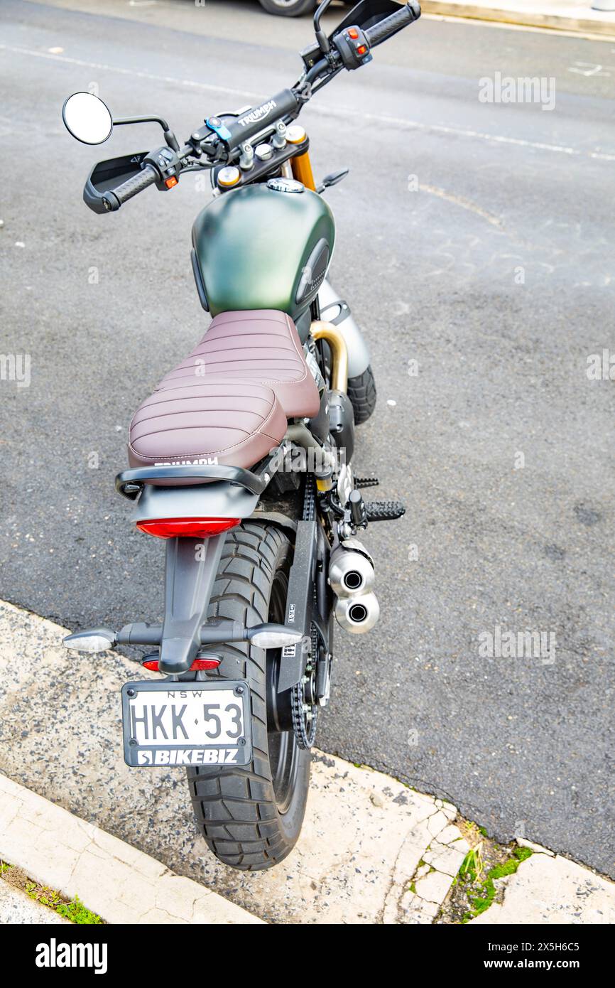 2024 Triumph Scrambler 400 green motorbike motorcycle parked in Freshwater, Sydney,NSW,Australia Stock Photo