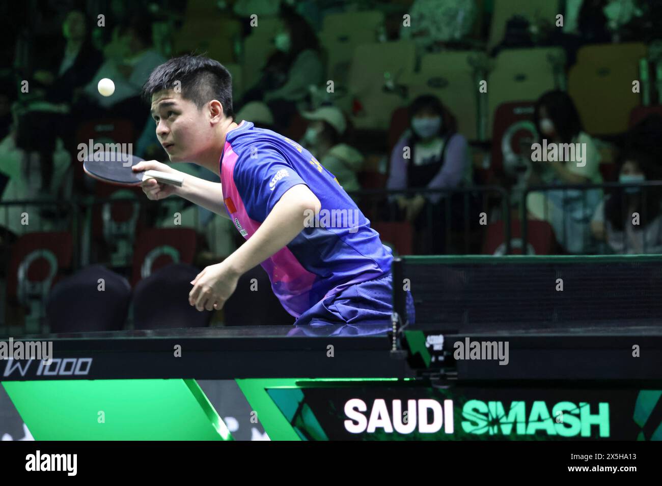 Jeddah, Saudi Arabia. 9th May, 2025. Lin Shidong of China serves during