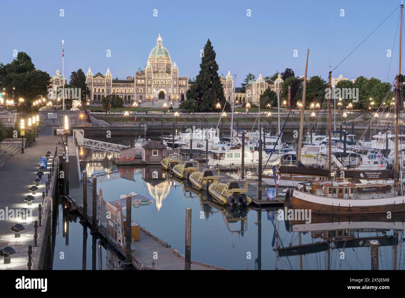 Canada, British Columbia. Victoria, Inner Harbor at dawn Stock Photo