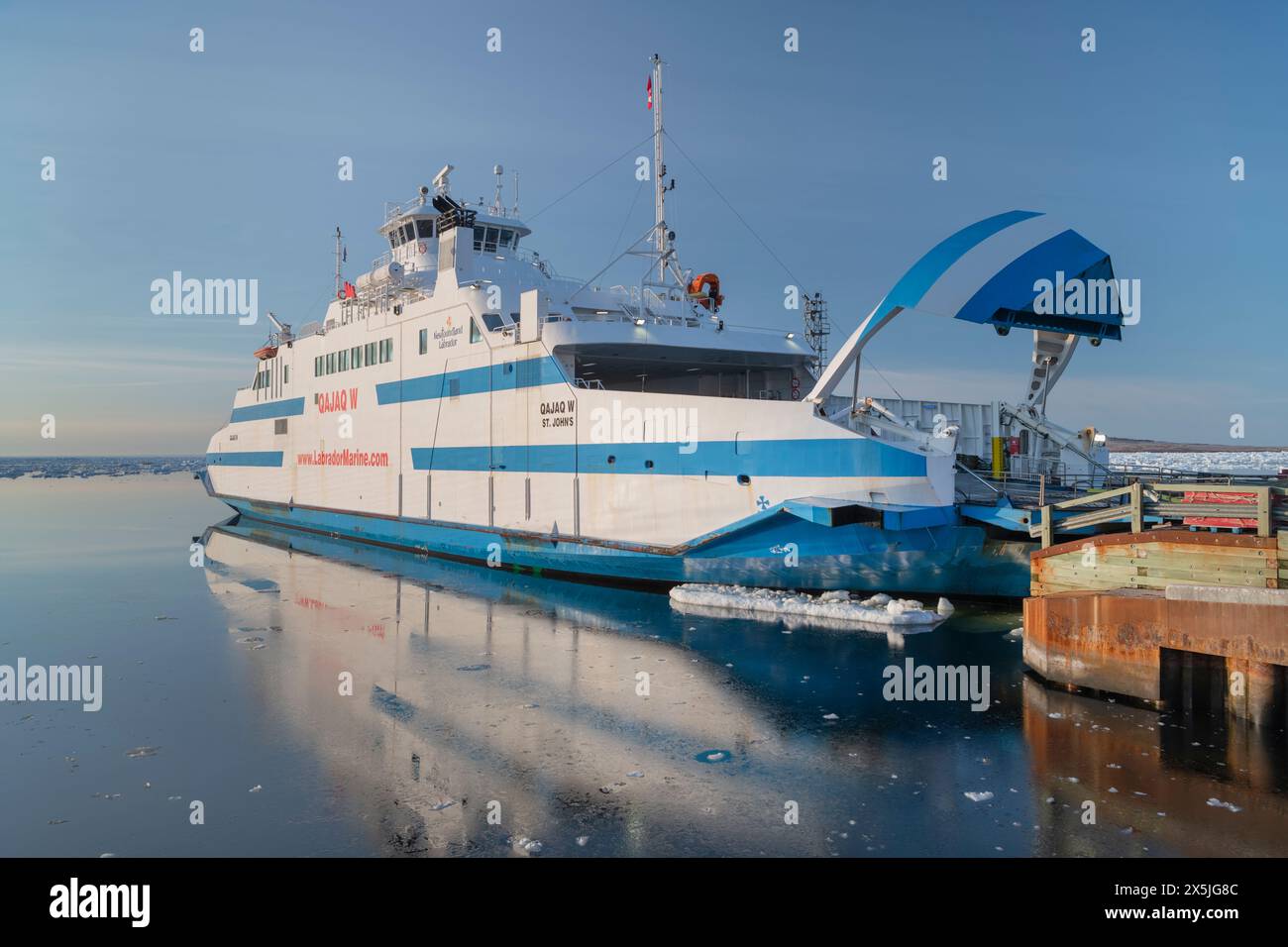 Qajaq w hires stock photography and images Alamy
