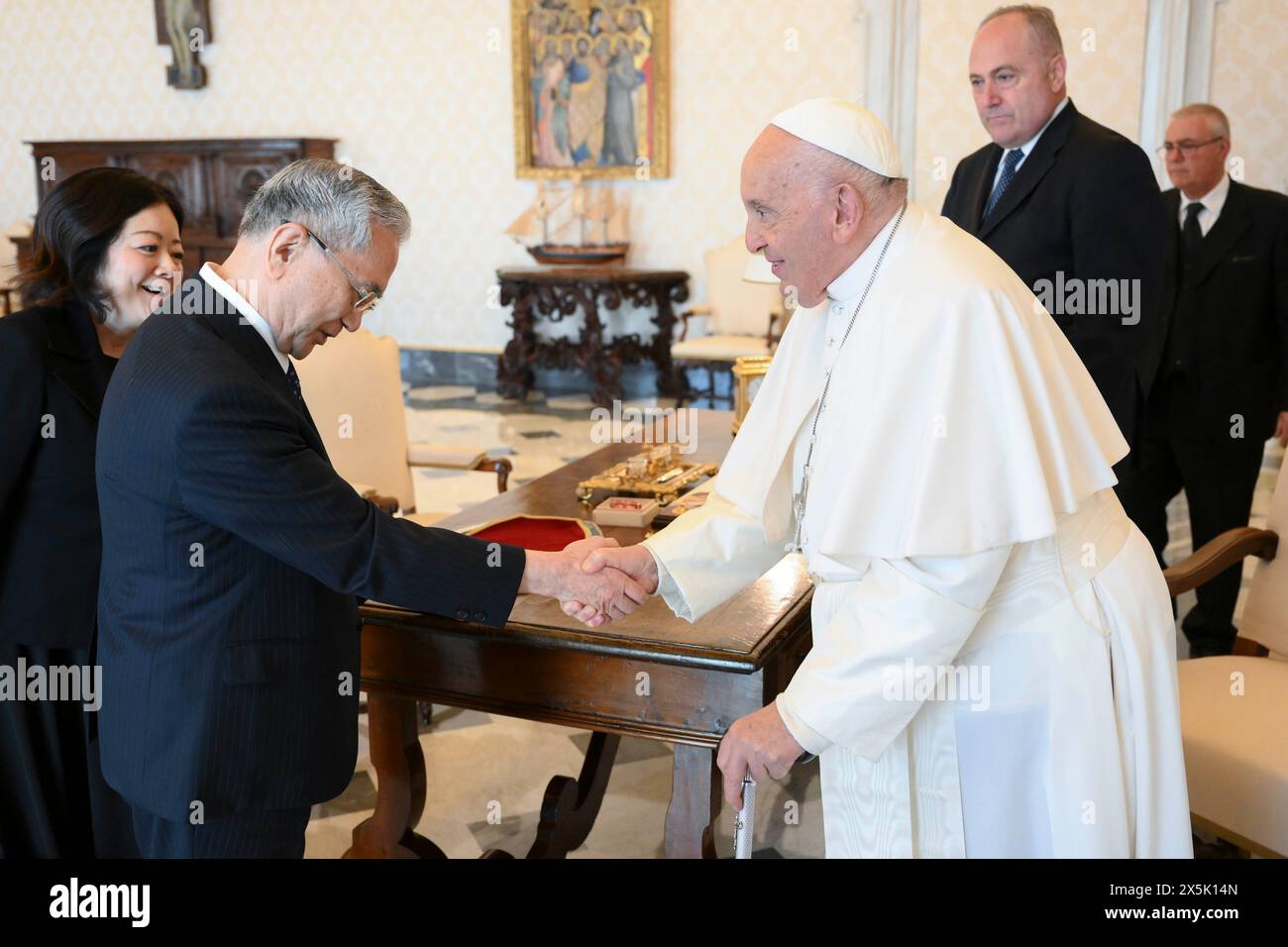 Vatican, Vatican. 10th May, 2024. **NO LIBRI** Italy, Rome, Vatican, 2024/5/10. Papa Francesco receives in private audience Mr. Minoru Harada, president of the Soka Gakkai Foundation at Vatican Photograph by Vatican media /Catholic Press Photo s. RESTRICTED TO EDITORIAL USE - NO MARKETING - NO ADVERTISING CAMPAIGNS. Credit: Independent Photo Agency/Alamy Live News Stock Photo