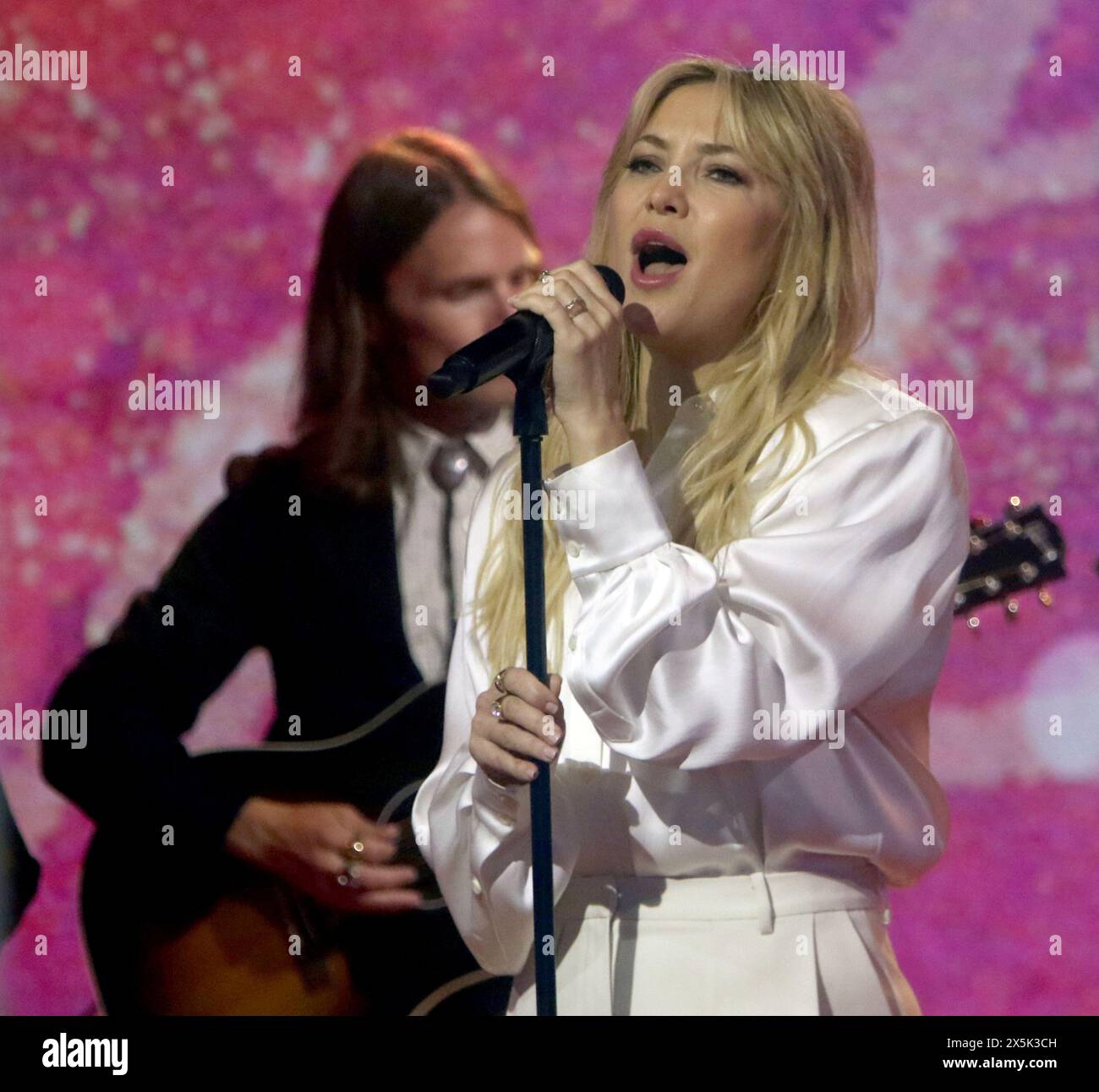 Actress Kate Hudson performs on Today Show and talks about her music