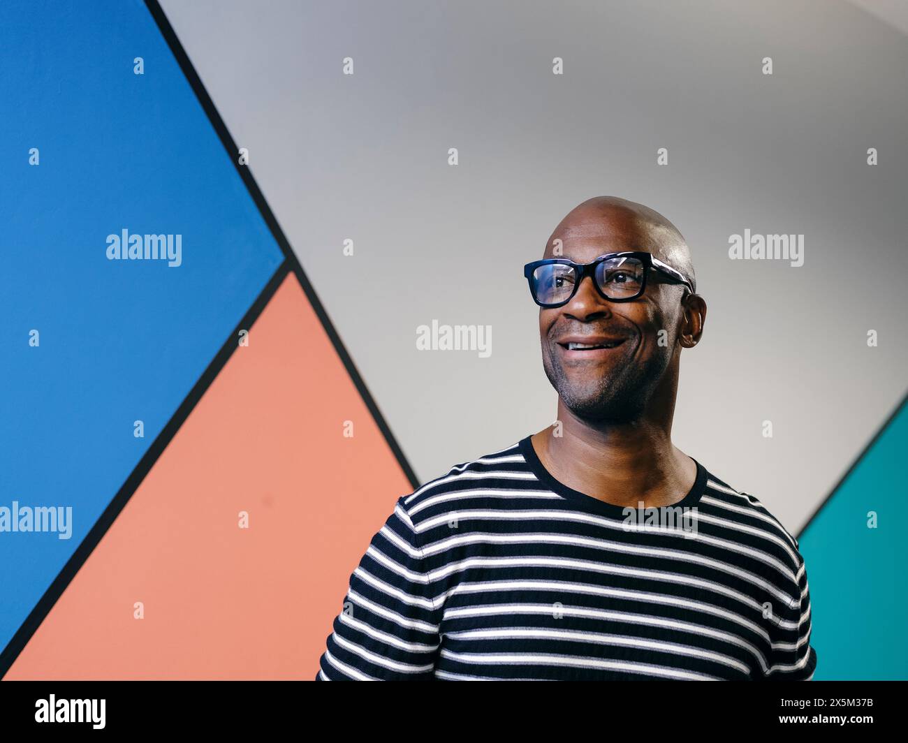 Mature black male looking away hi-res stock photography and images - Alamy