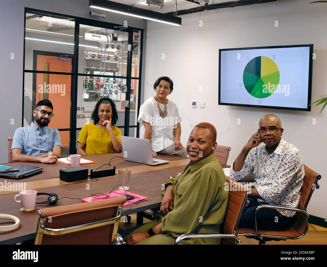 Group portrait hi-res stock photography and images - Alamy