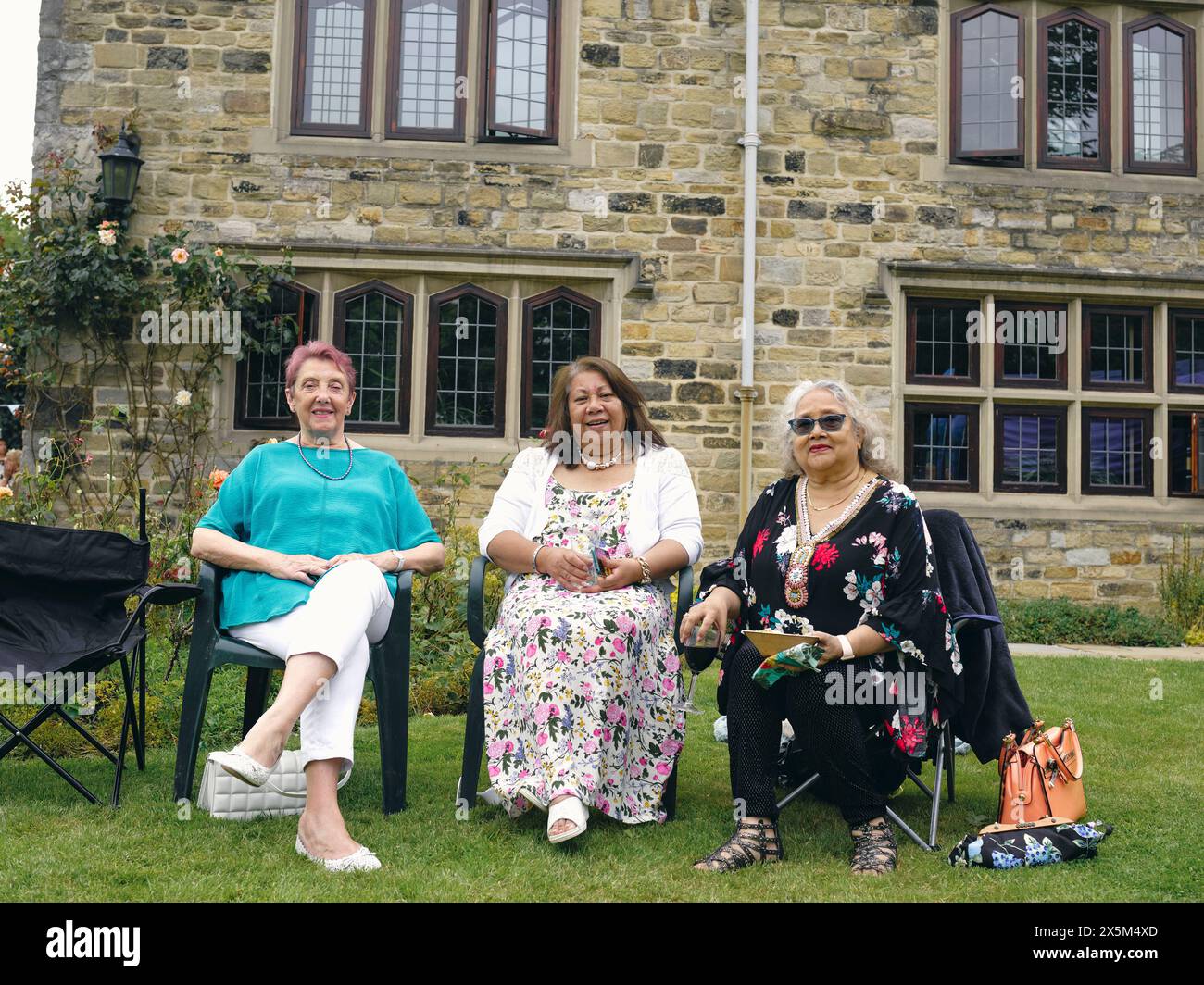 Group senior multi ethnic women hi-res stock photography and images - Alamy