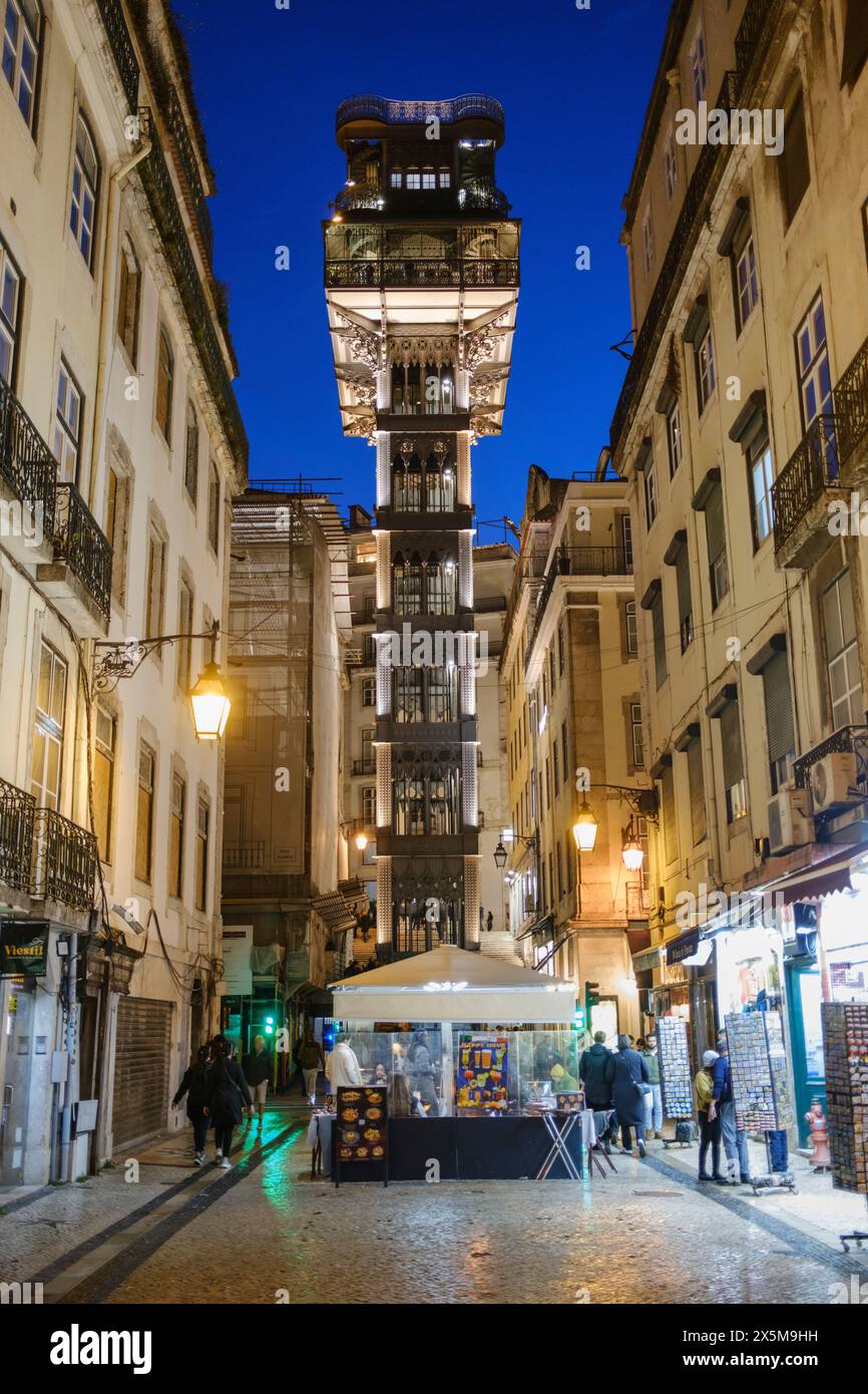 Santa justa lift at night hi-res stock photography and images - Alamy