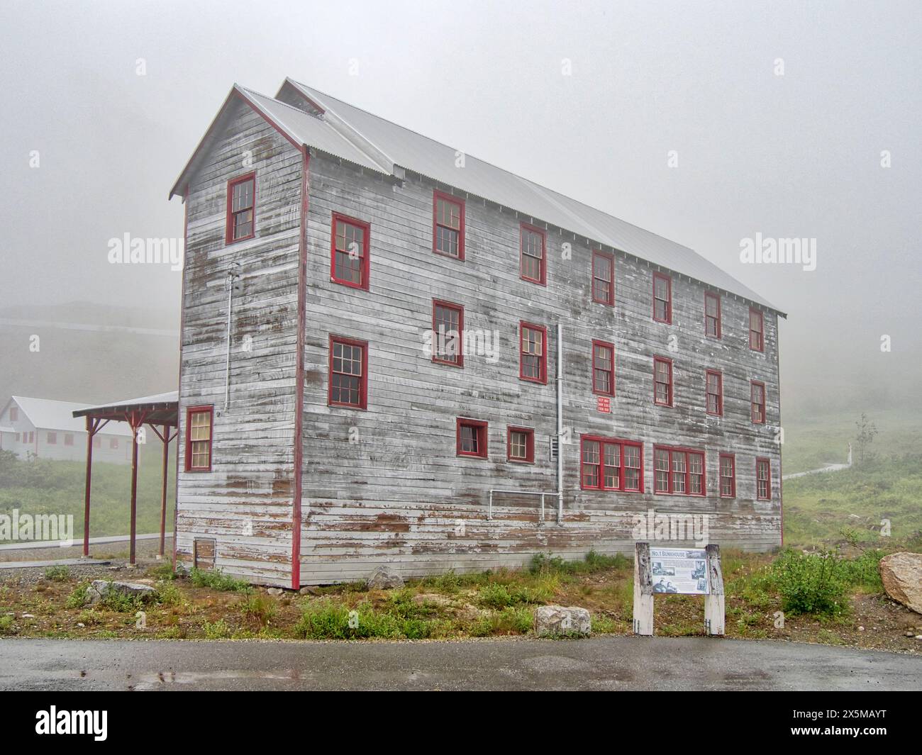 USA, Alaska. No. 1 bunkhouse at the Independence Mine State Historical Park listed on the National Register of Historic Places, a former gold mining o Stock Photo