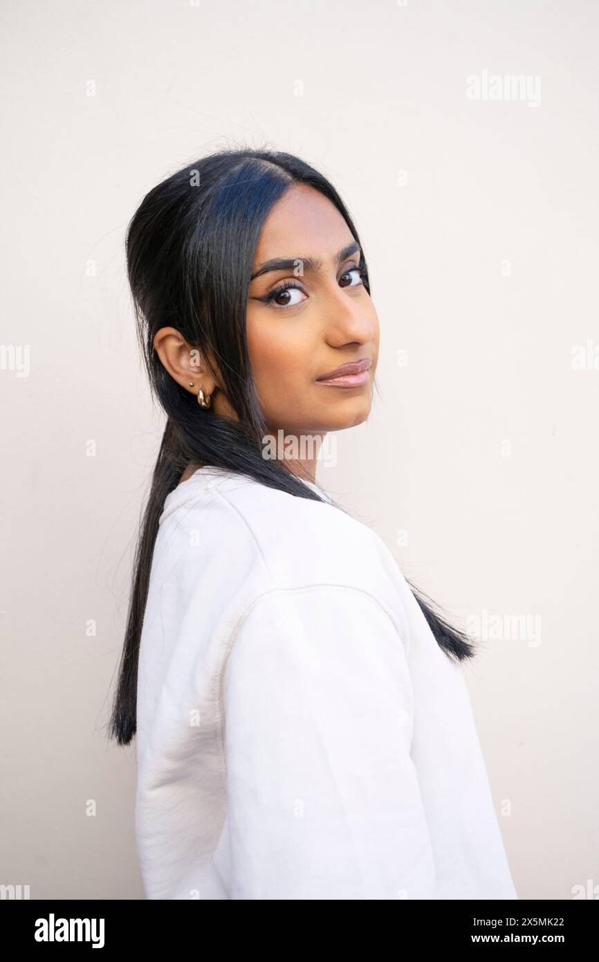Woman outdoors white shirt hi-res stock photography and images - Alamy