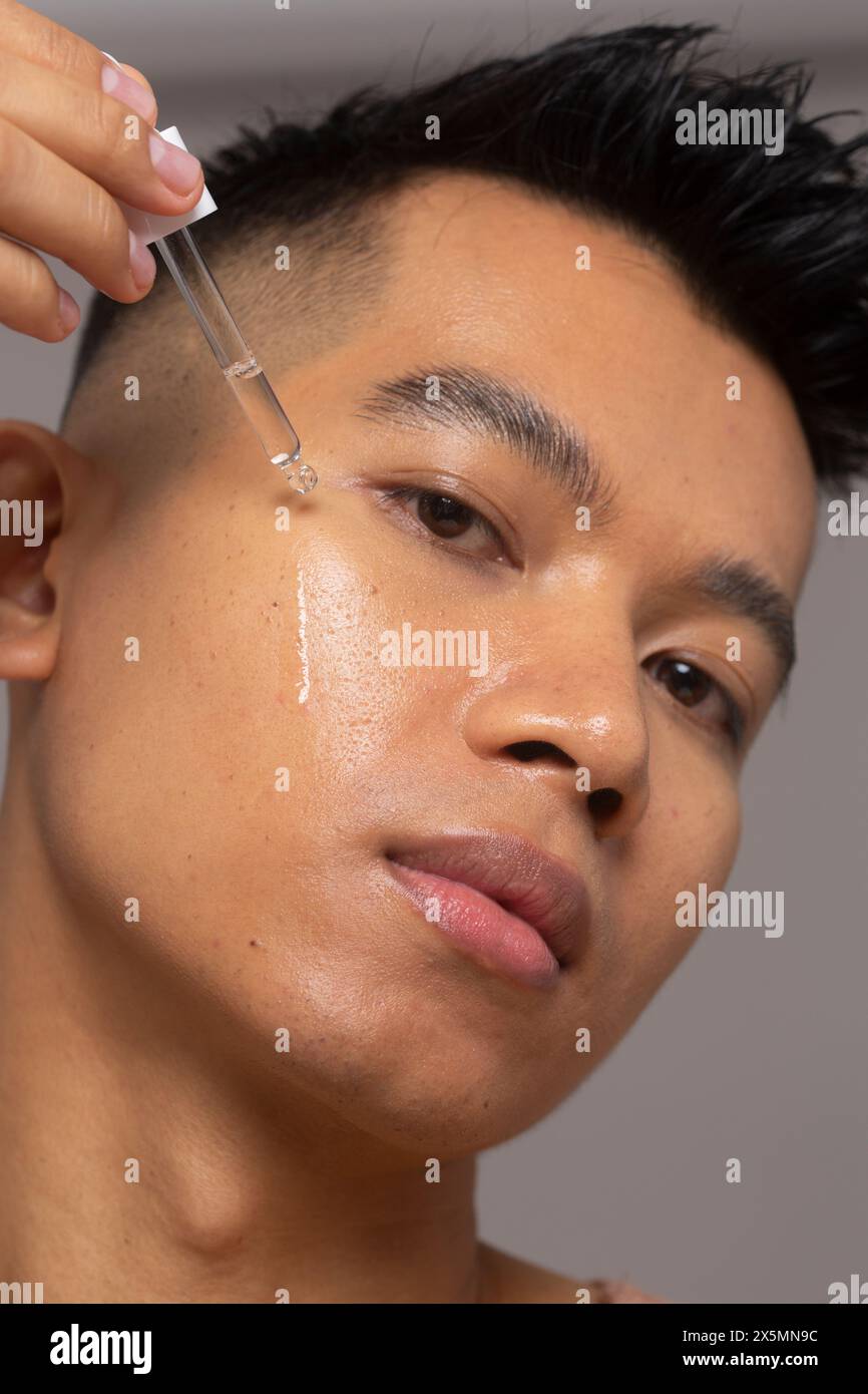 Person applying serum up close hi-res stock photography and images - Alamy