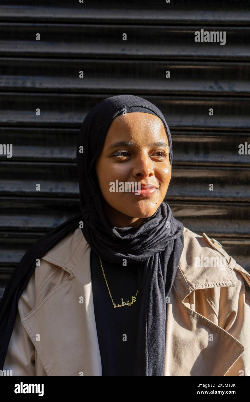 Hijab young 20 24 hi-res stock photography and images - Alamy