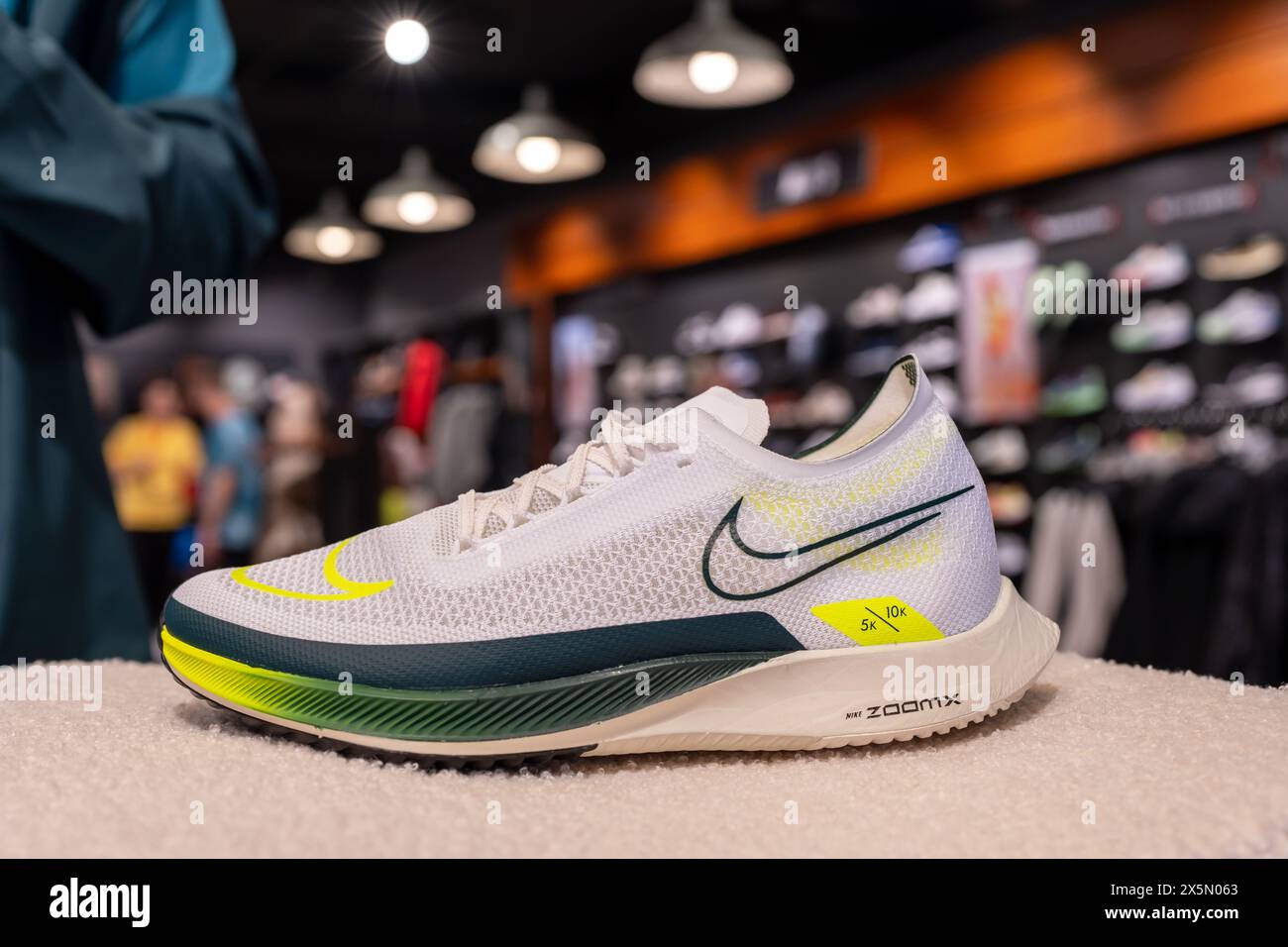 brand new nike sneakers