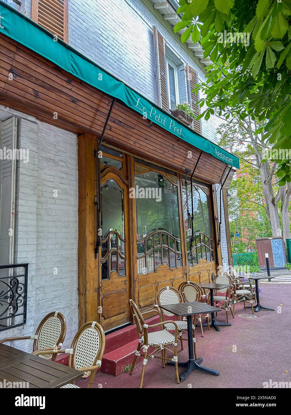 Joinville le Pont France Paris Suburb French Bistro Restaurant joinville-le-pont-france-paris-suburb-french-bistro-restaurant
