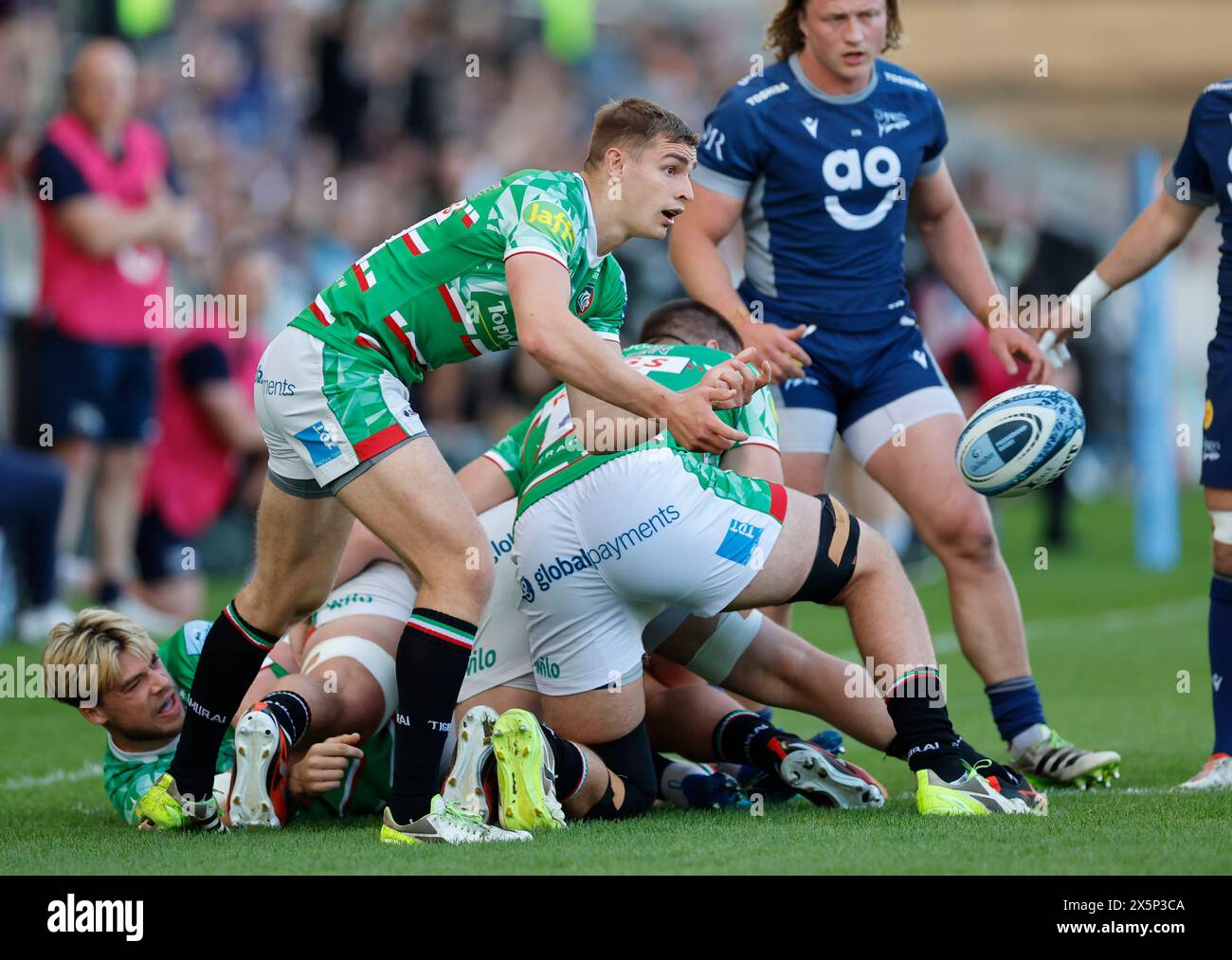 Salford, UK. 10th May, 2024. 10th May 2024; Salford Community Stadium, Salford, Lancashire, England; Gallagher Premiership Rugby, Sale Sharks versus Leicester Tigers;  Jack van Poortvliet of Leicester Tigers passes from the ruck Credit: Action Plus Sports Images/Alamy Live News Stock Photo