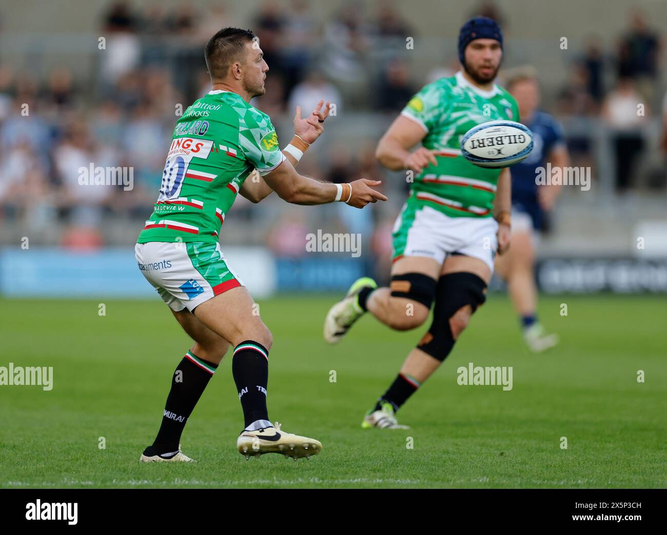 Salford, UK. 10th May, 2024. 10th May 2024; Salford Community Stadium, Salford, Lancashire, England; Gallagher Premiership Rugby, Sale Sharks versus Leicester Tigers;  Handre Pollard of Leicester Tigers prepares to catch the ball Credit: Action Plus Sports Images/Alamy Live News Stock Photo
