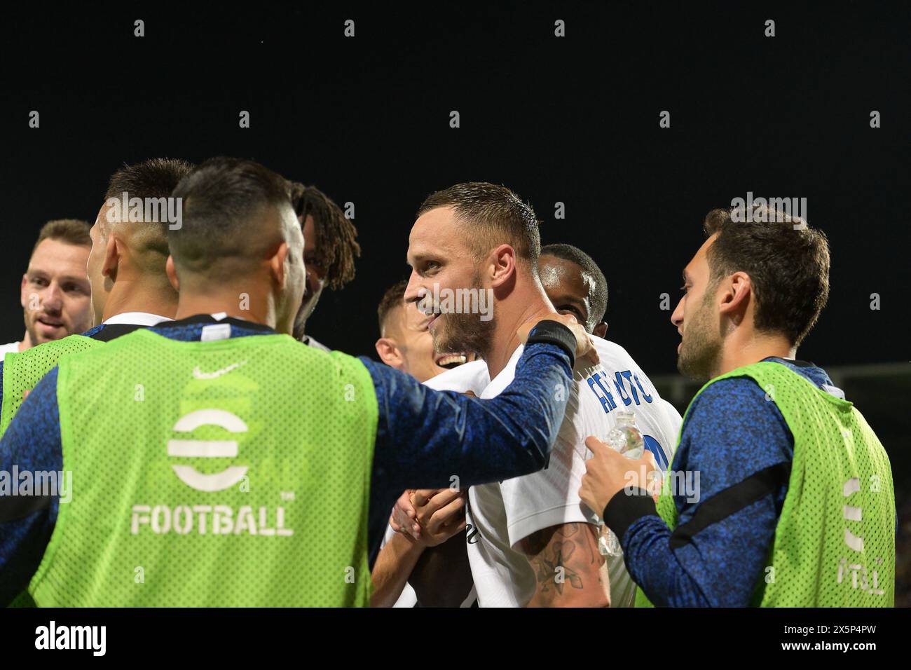 Stadio Benito Stirpe, Frosinone, Italy. 10th May, 2024. Serie A Football; Frosinone versus Inter Milan; Marko Arnautovic of Inter Milan celebrates after scoring the goal for 0-2 in the 60th minute Credit: Action Plus Sports/Alamy Live News Stock Photo
