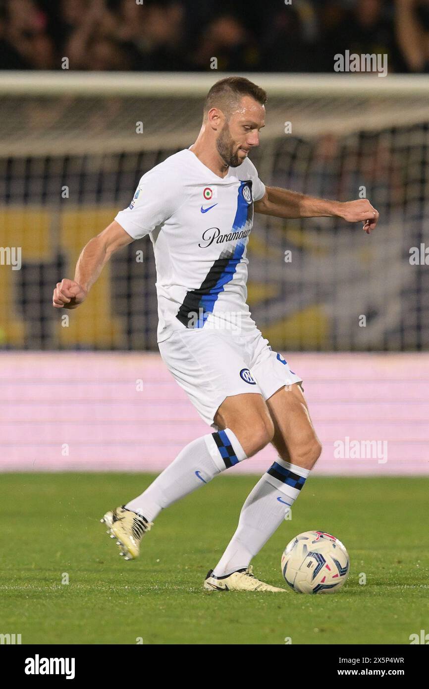 Stadio Benito Stirpe, Frosinone, Italy. 10th May, 2024. Serie A Football; Frosinone versus Inter Milan; Stefan de Vrij of Inter Milan Credit: Action Plus Sports/Alamy Live News Stock Photo