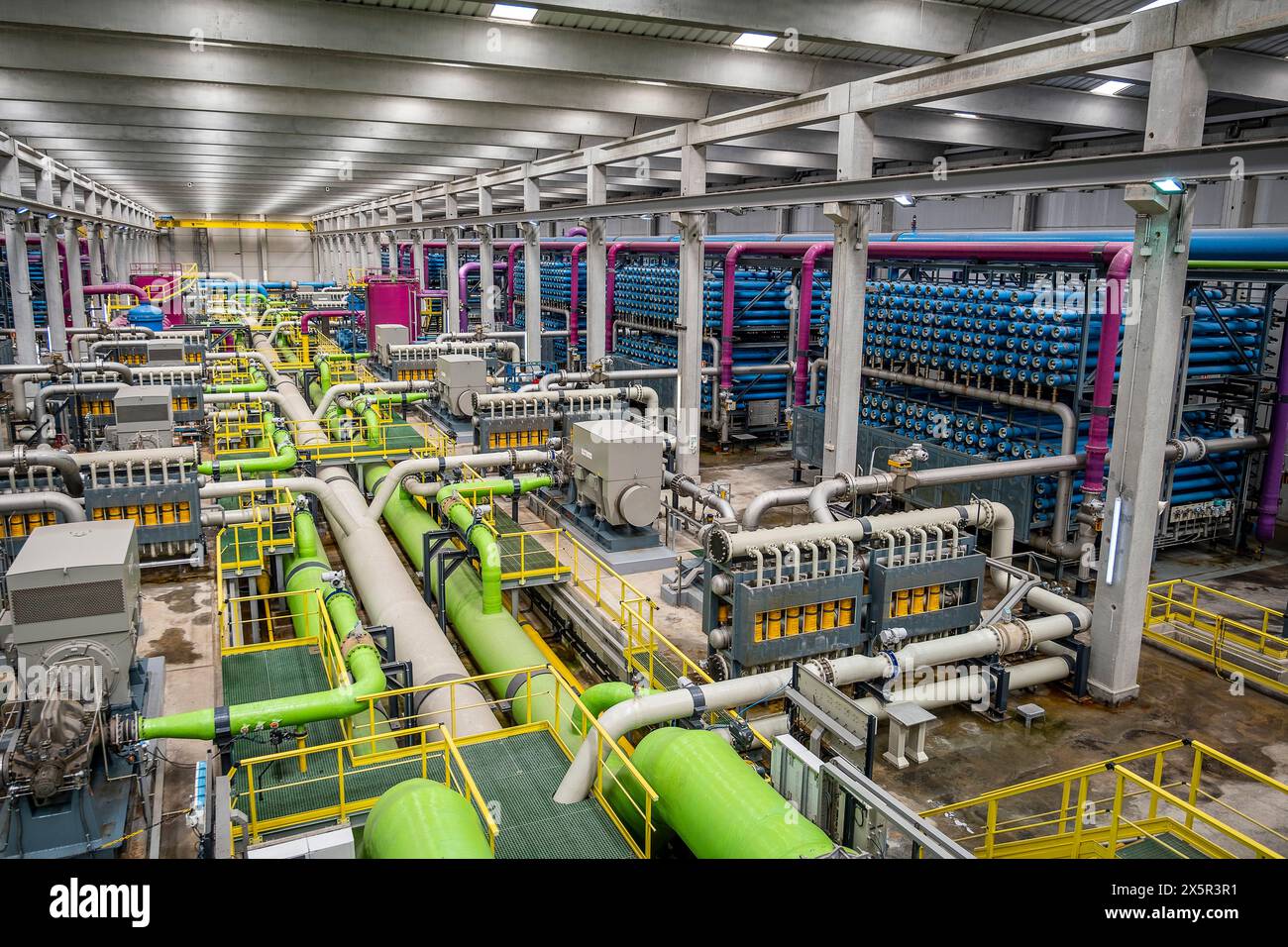 Reverse osmosis desalination plant hi-res stock photography and images ...