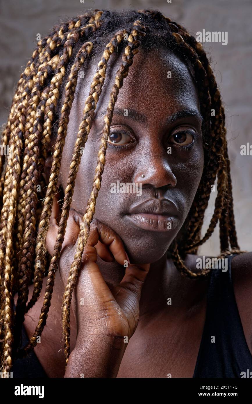 studio portrait of a beautiful black girl Stock Photo - Alamy