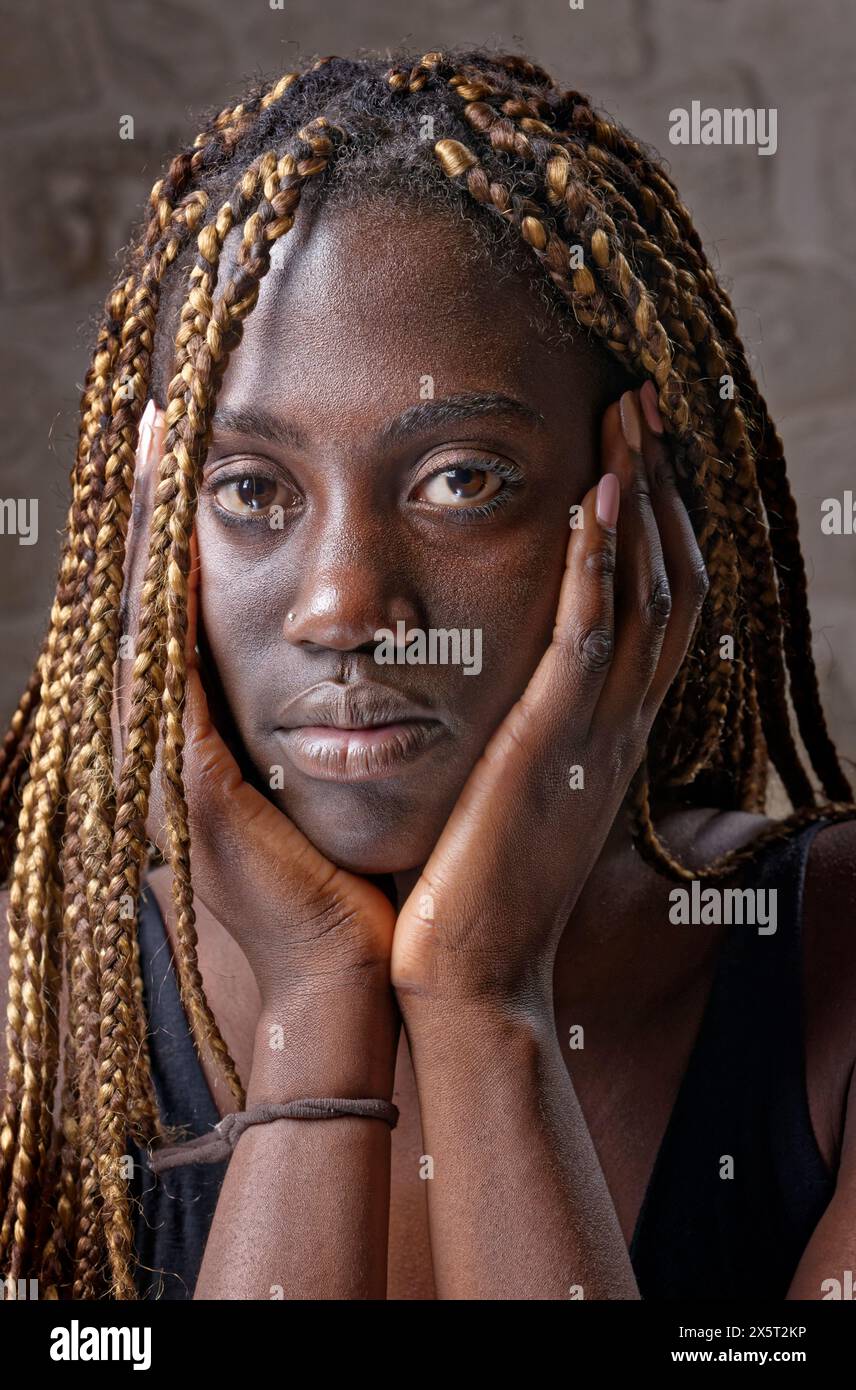 studio portrait of a beautiful black girl Stock Photo - Alamy