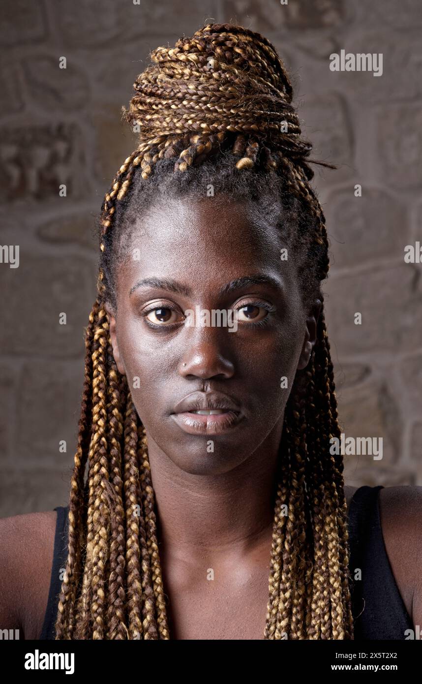 studio portrait of a beautiful black girl Stock Photo - Alamy