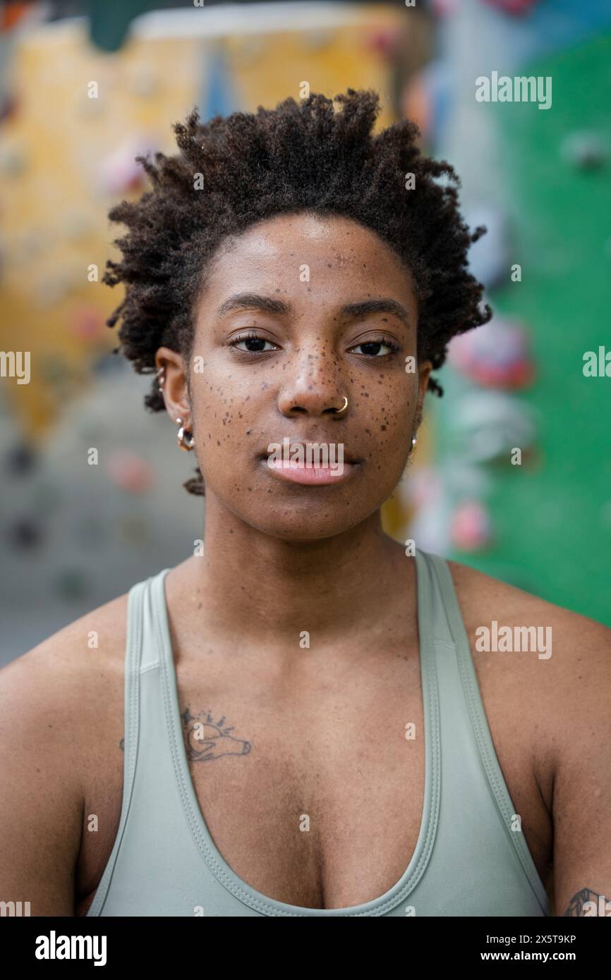Serious black woman dreadlocks hi-res stock photography and images - Alamy