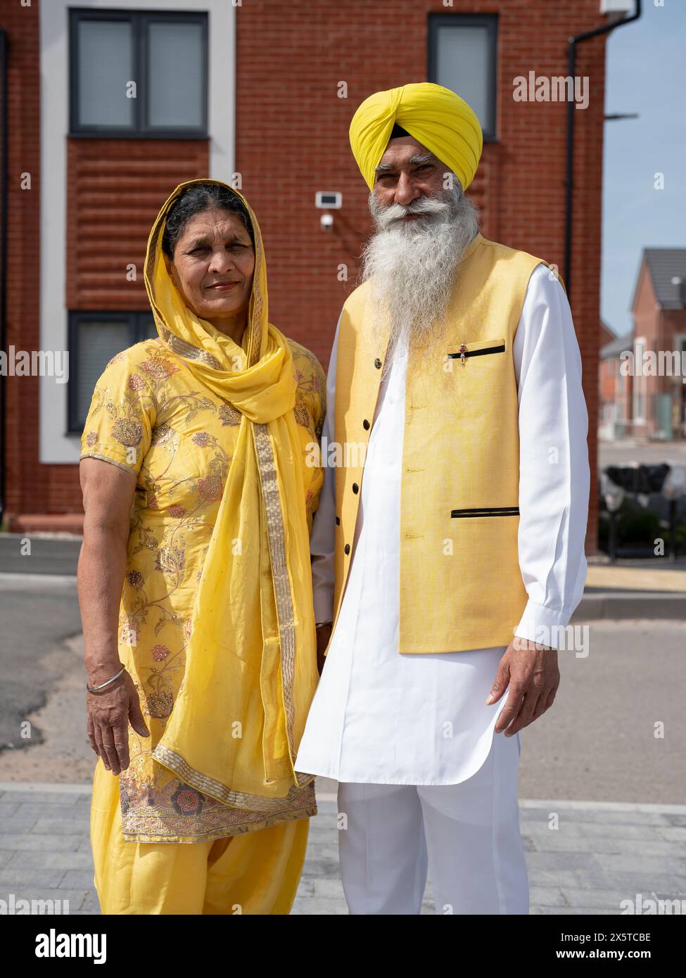 Indian couple in traditional clothing hi-res stock photography and ...