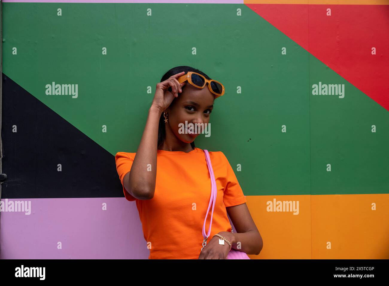Mural of woman with sunglasses hi-res stock photography and images - Alamy
