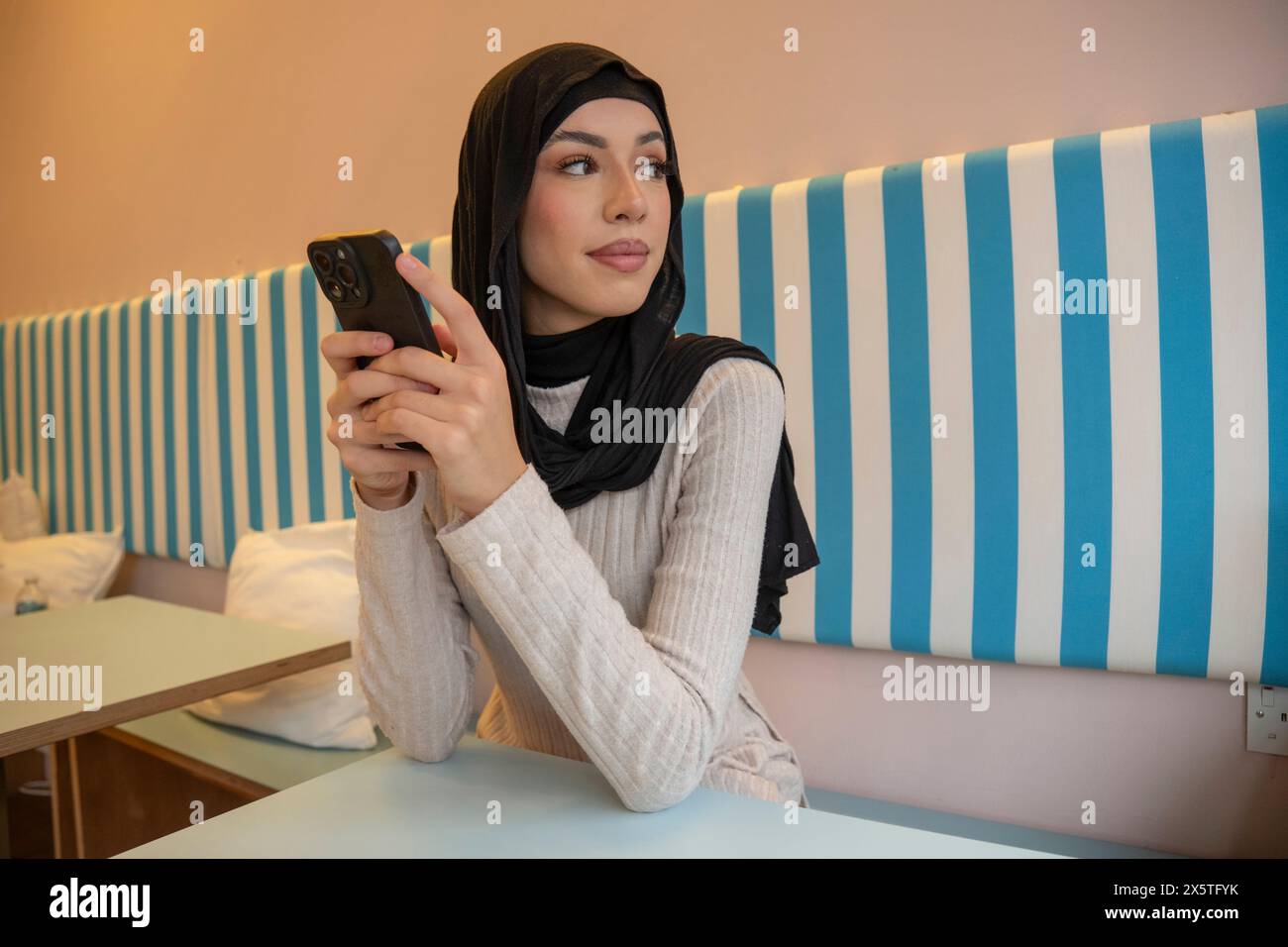 Beautiful woman in hijab using hi-res stock photography and images - Alamy