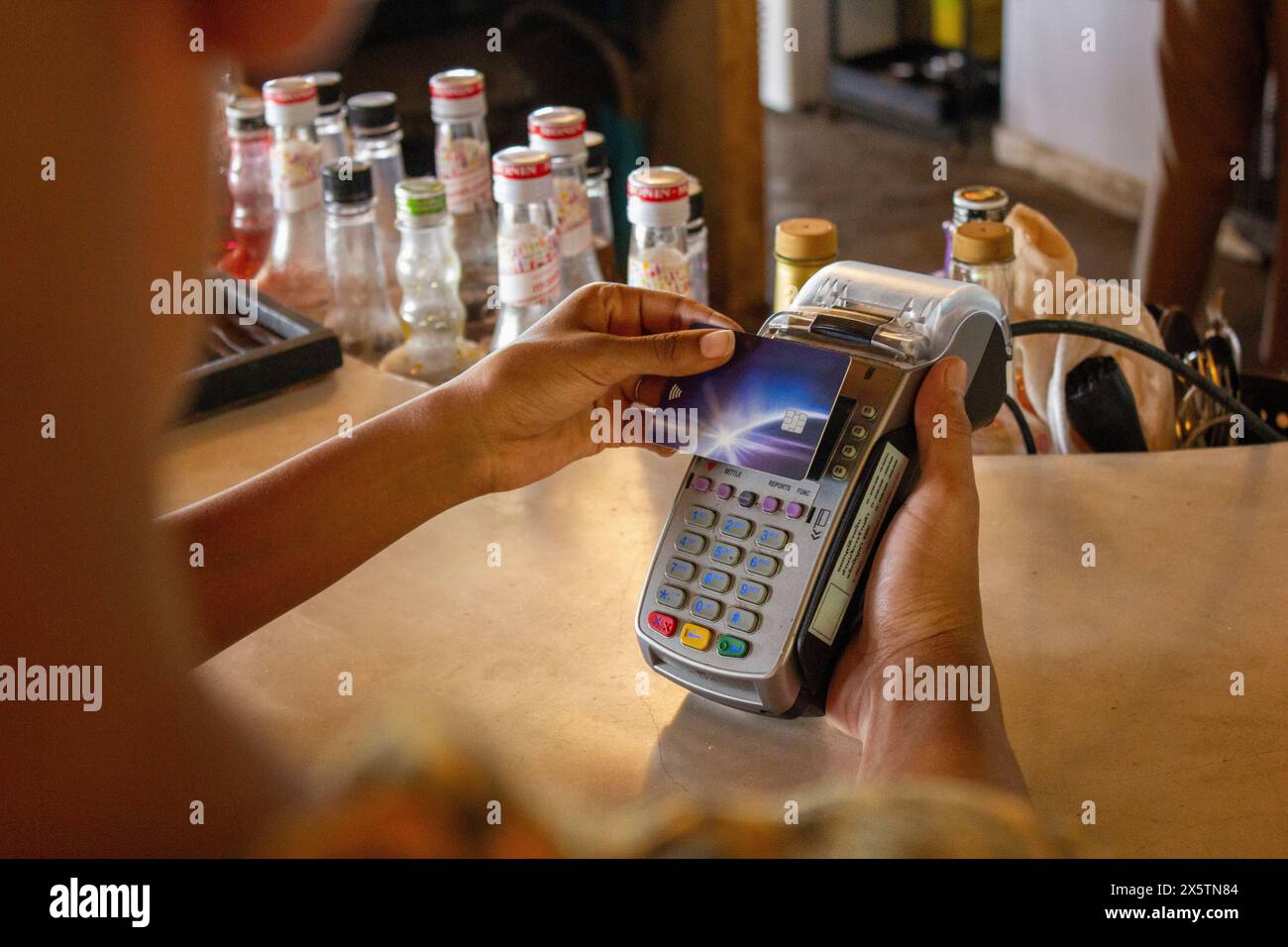 Asian customer man paying hi-res stock photography and images - Alamy