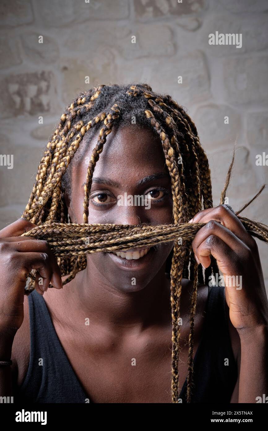 studio portrait of a beautiful black girl Stock Photo - Alamy