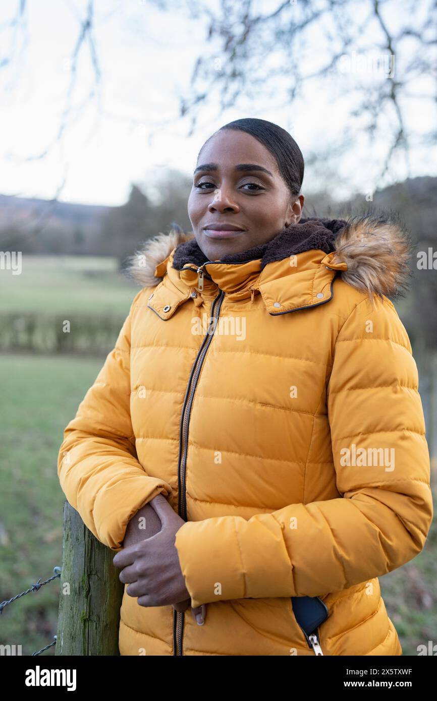 Woman wearing winter hi-res stock photography and images - Alamy