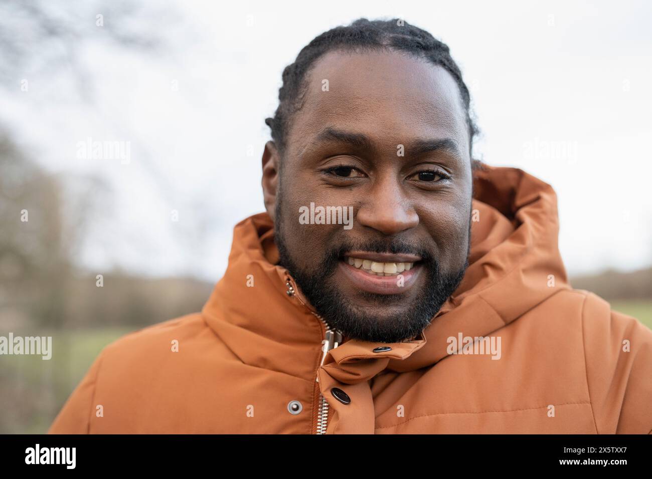 Man winter jacket urban hi-res stock photography and images - Alamy