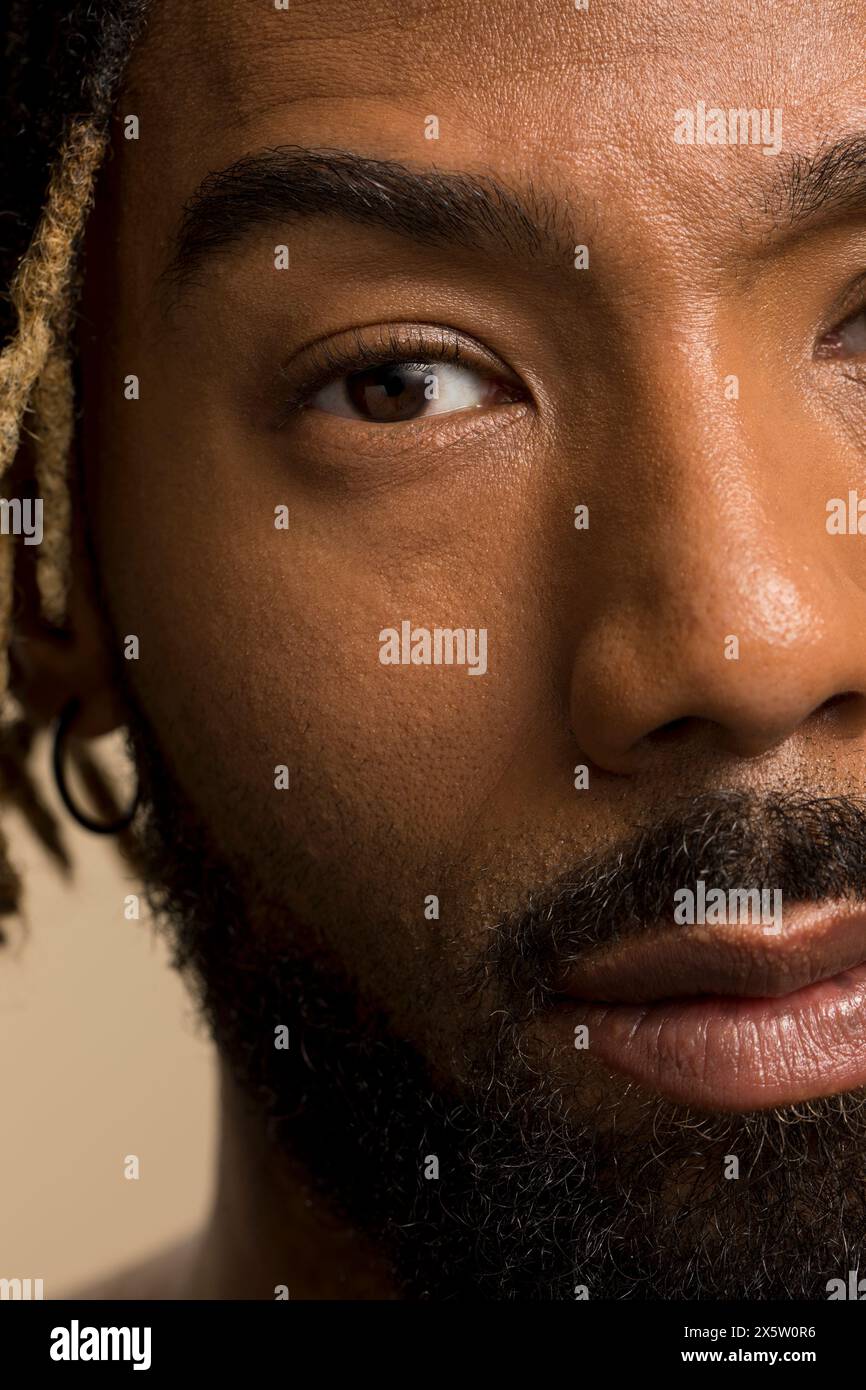 Man has dreadlocks hi-res stock photography and images - Alamy